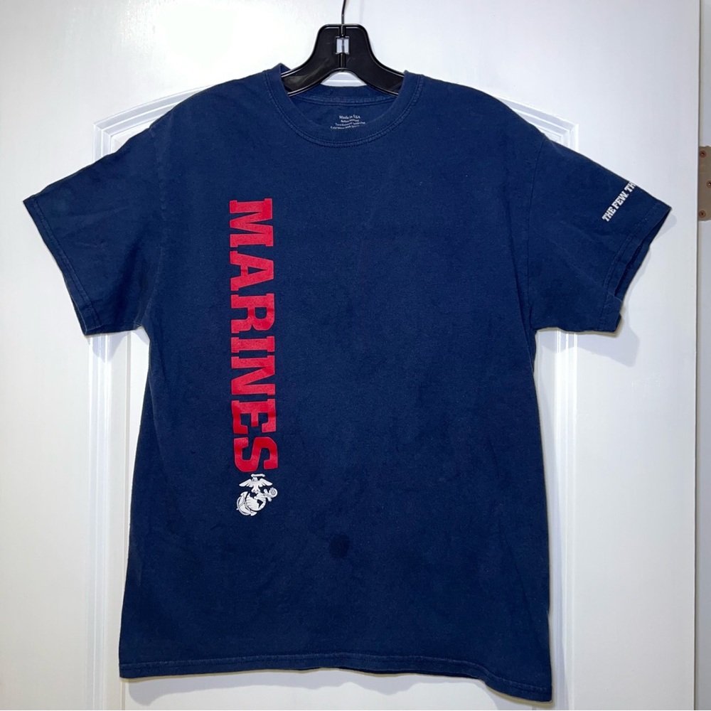 Marines Unisex Military, America, Navy & Red Short Sleeve T-Shirt. Size Medium